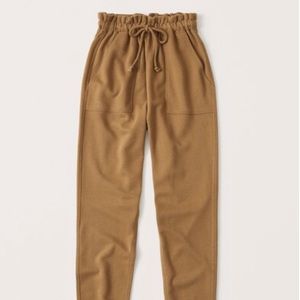 LIKE NEW Abercrombie Ruffle Waist Joggers